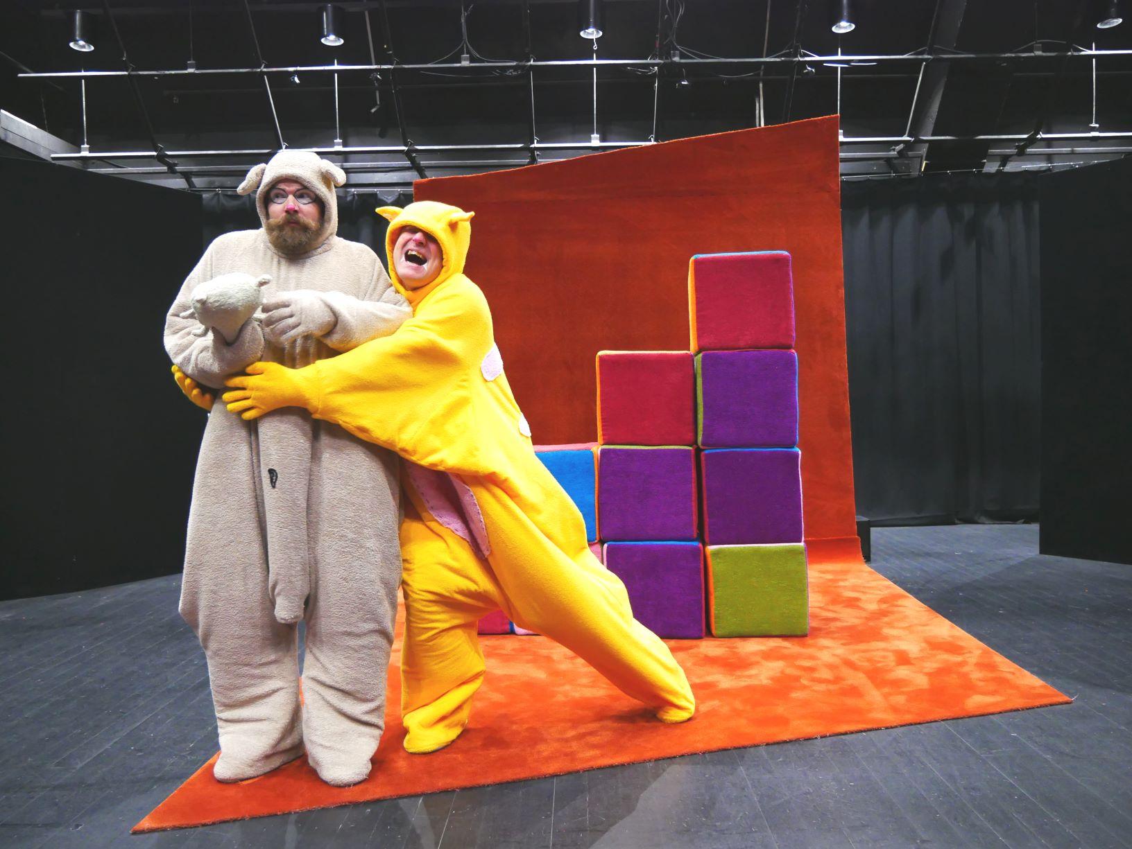 Åbo svenska teater, barnpjäs, föreställning, Vem?