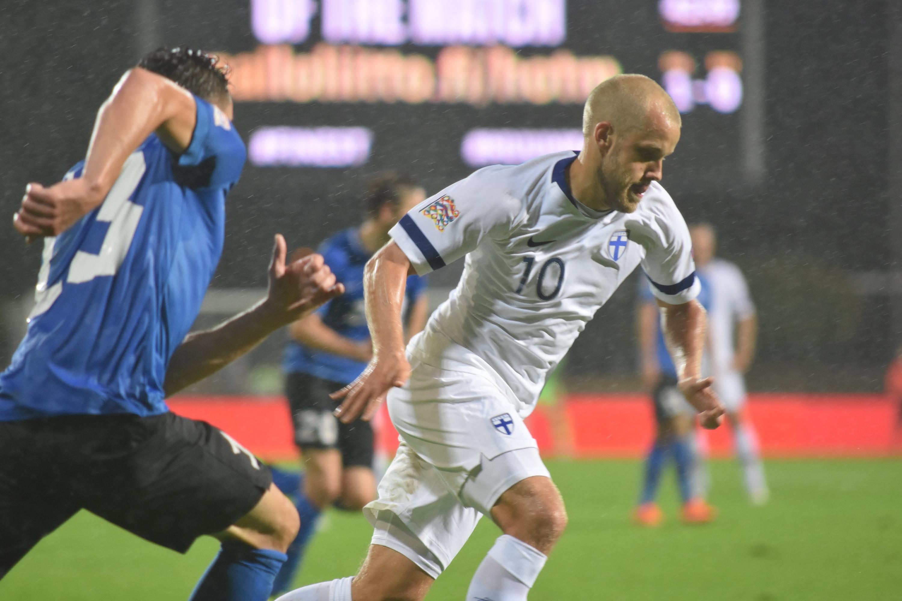 Fotbollspelaren Teemu Pukki under en match.