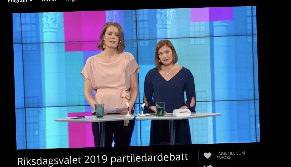 Två kvinnor i en tv-studio.