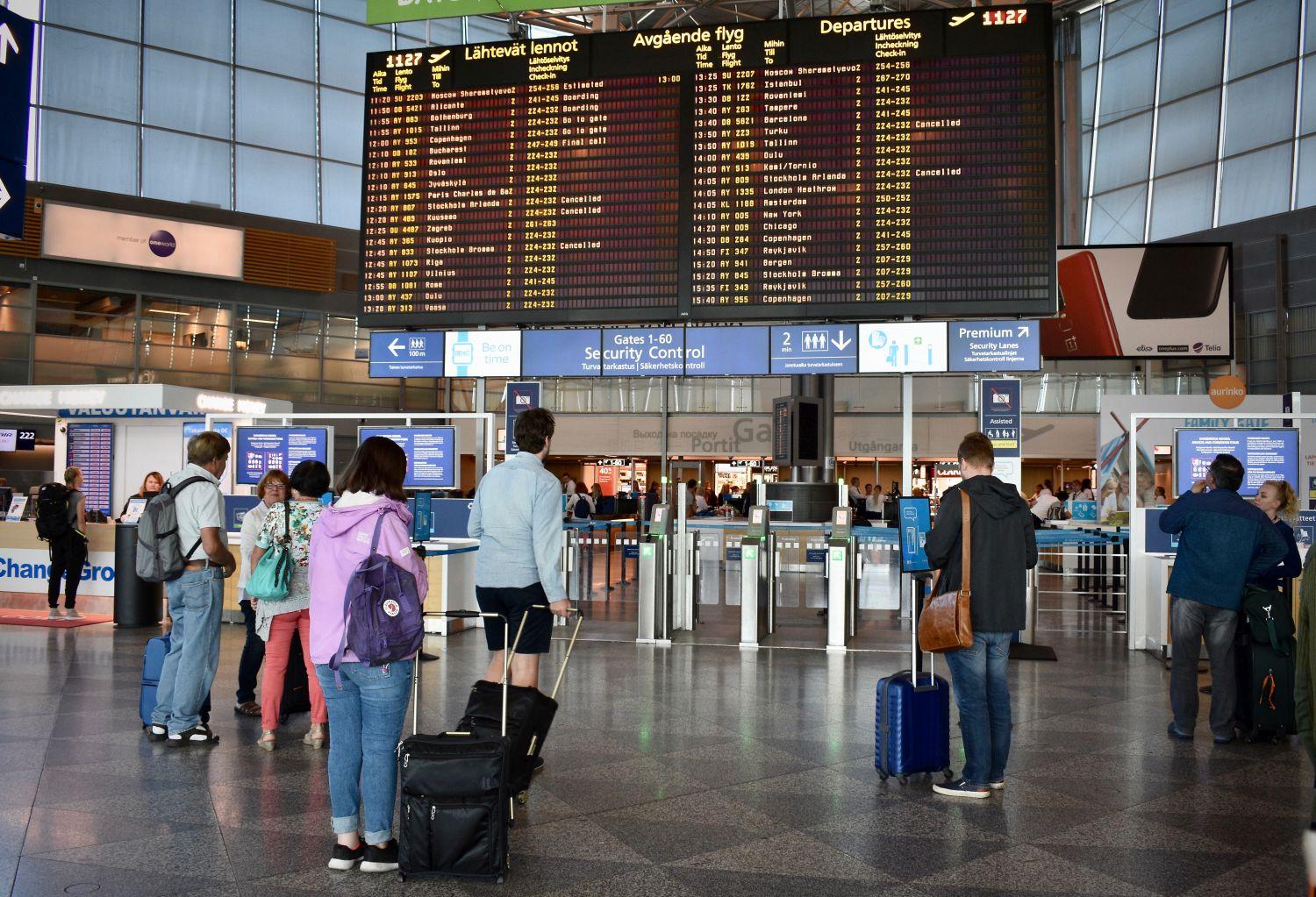 Flygterminal, stor skärm med avgående flyg