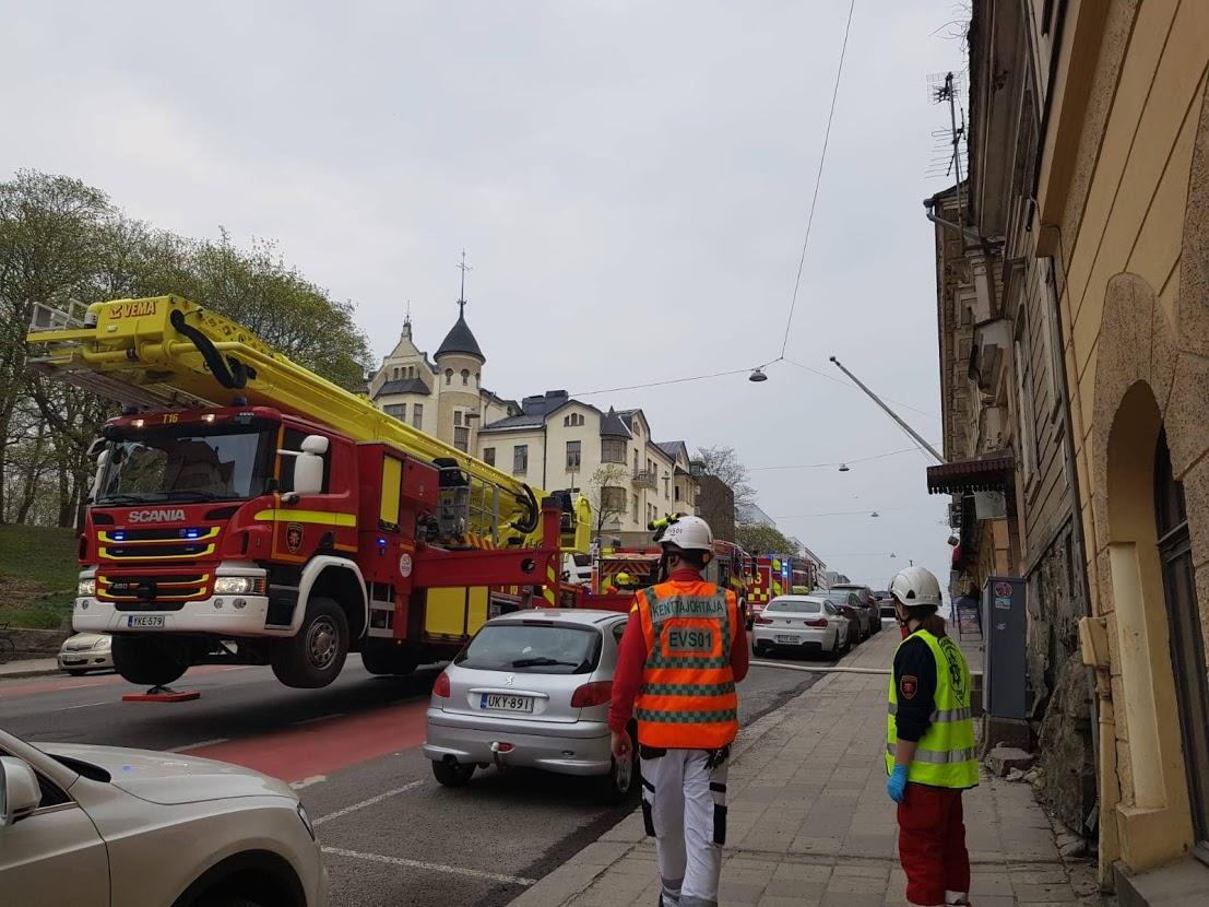 Brandbilar på gatan.