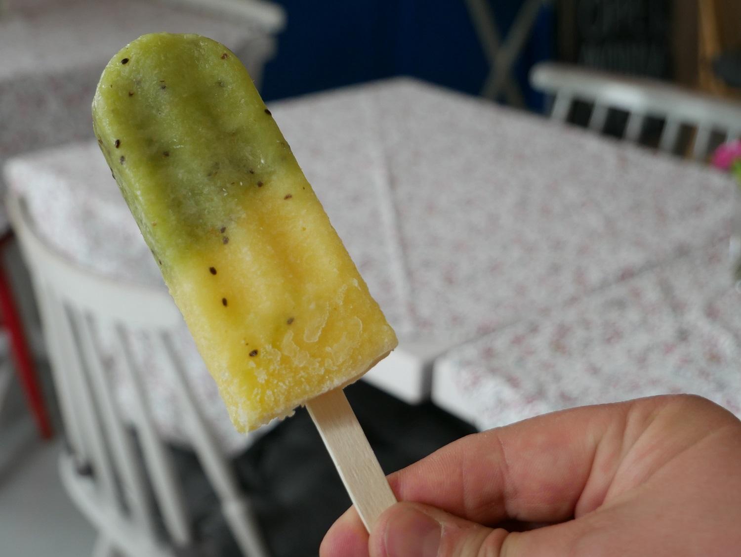 Rena smaker. Den här innehåller kiwi och ananas. Isglass