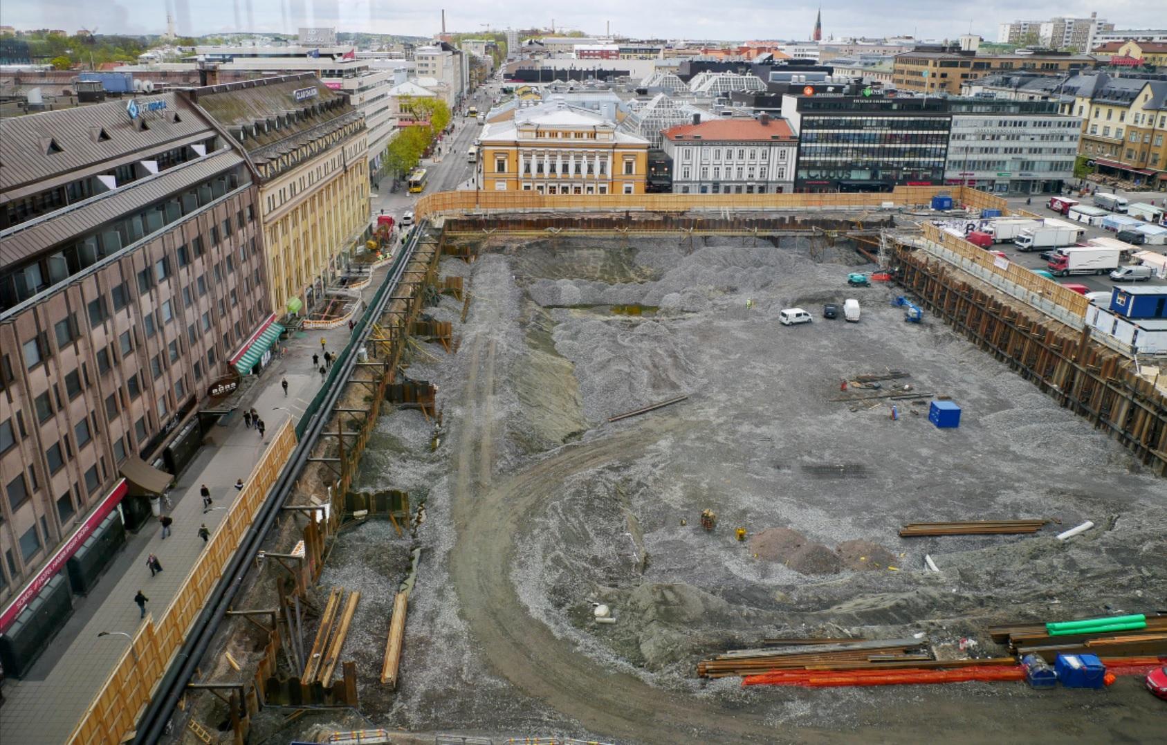 Bygget av torgparkeringen uppifrån.
