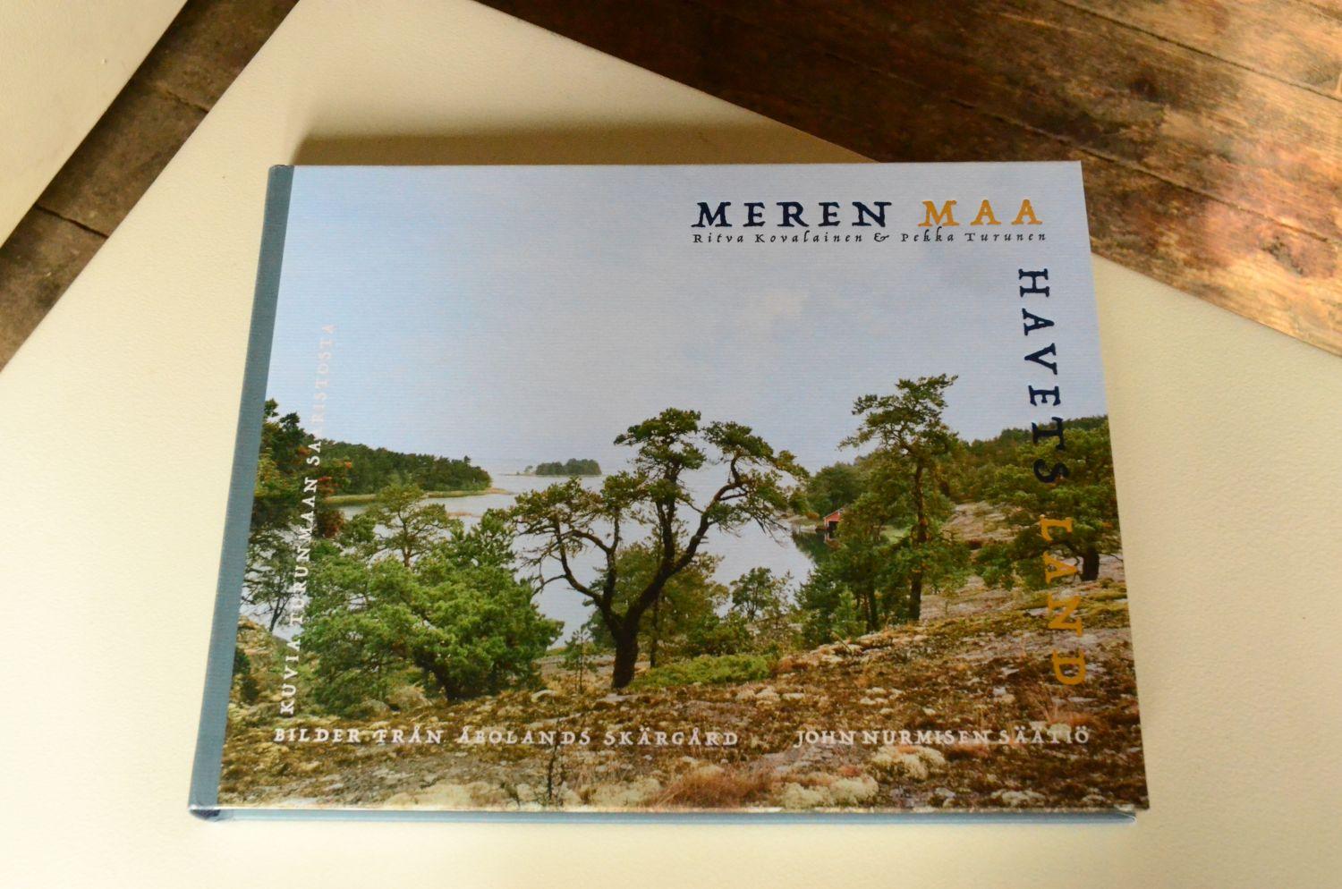 Pärmen av fotosamlingen Meren maa - Havets land av Ritva Kovalainen och Pekka Turunen fotad uppifrån