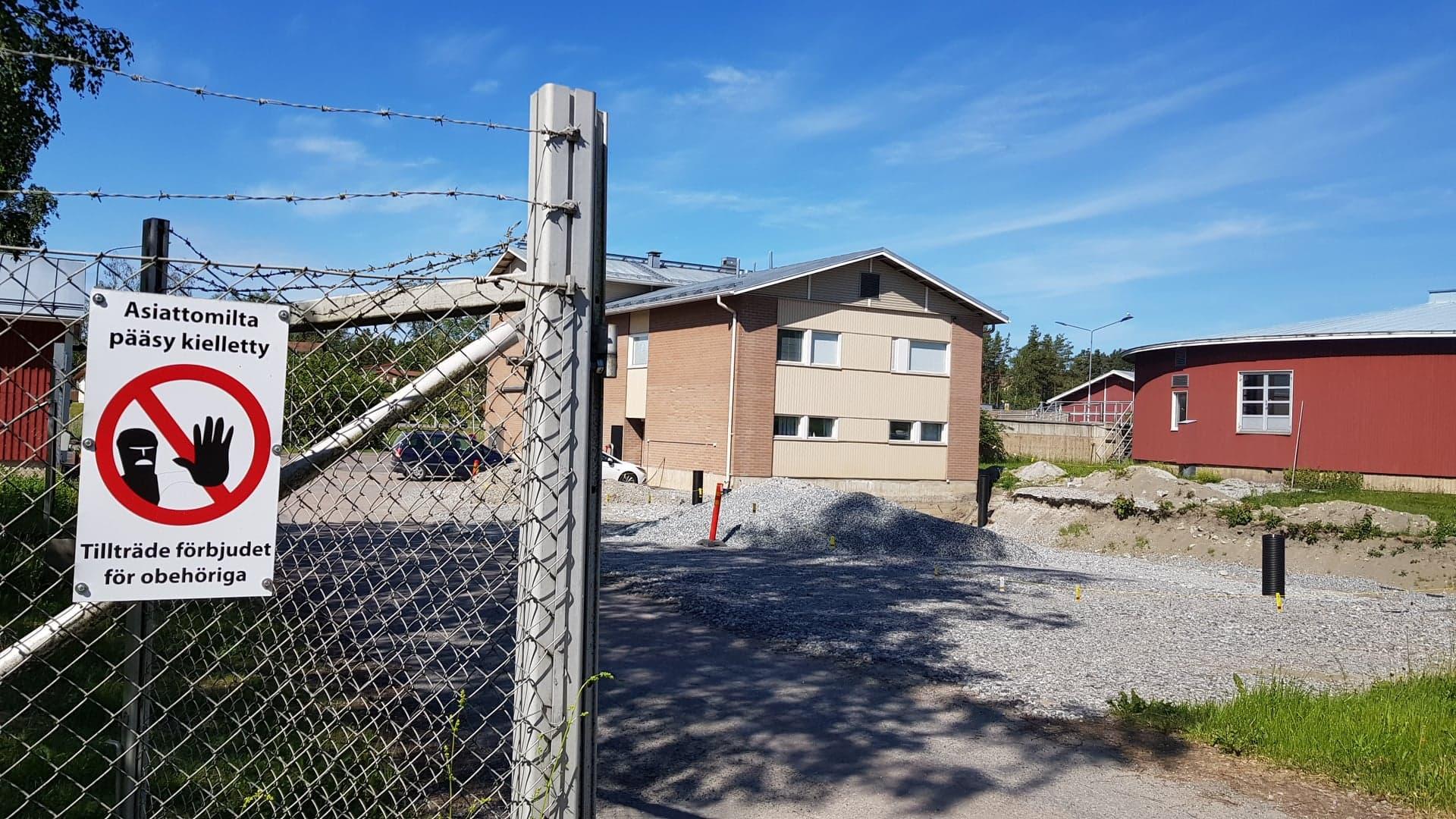 Reningsverket i Pargas, Norrby. Avloppsvattnet från Pargas centrum renas i enheten i Norrby. Här planeras en ny byggnad för all personal. Kommunala reningsverk finns även för centrumområdena i Nagu, Korpo och Houtskär.