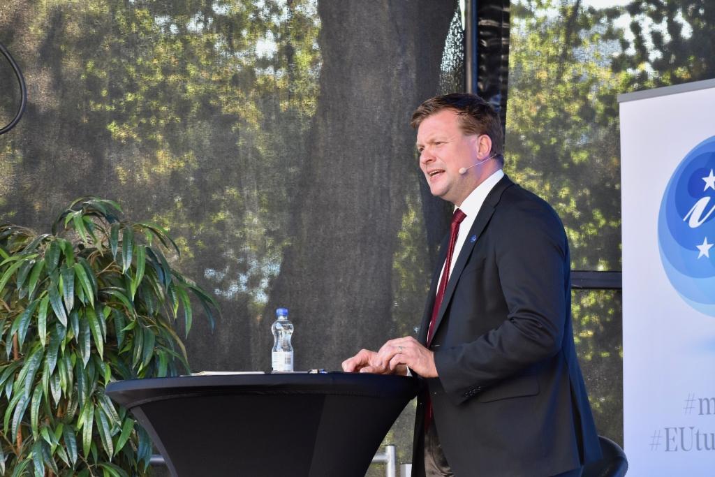 Enligt utvecklings- och utrikeshandelsminister Ville Skinnari (SDP) ökar många länder sin närvaro i Afrika, till exempel genom att grunda ambassader och konsulat.