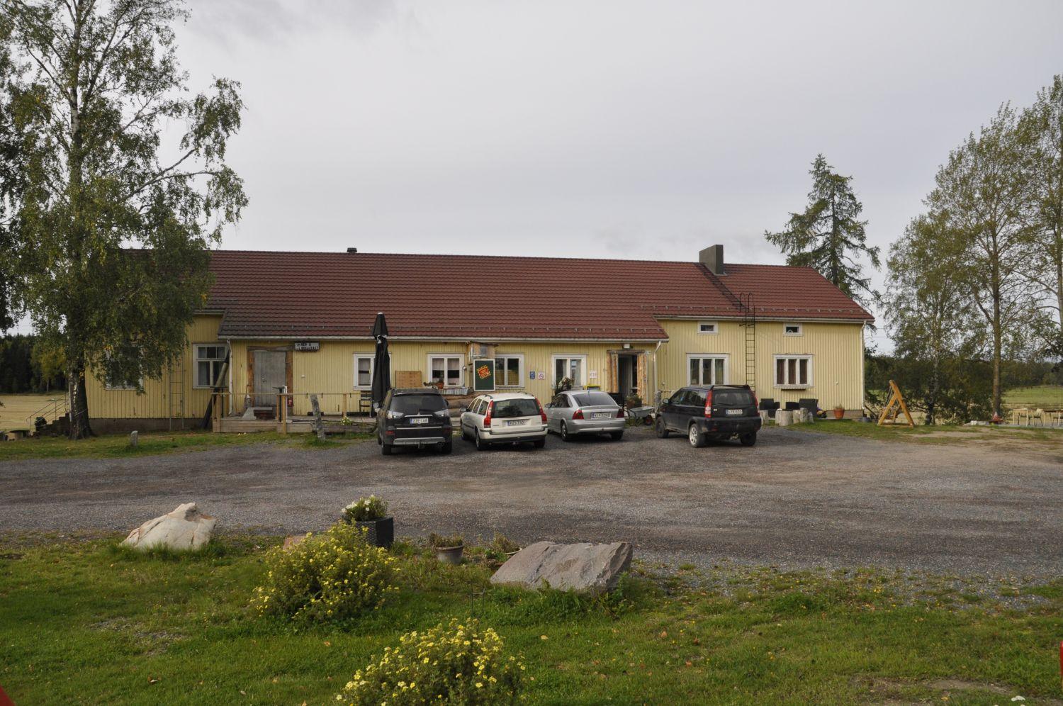 Stort gult skolhus