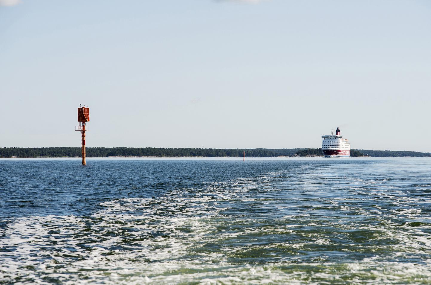 Sverigebåt på havet