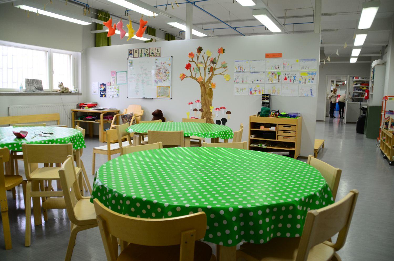 Ett bord i en förskoleklass