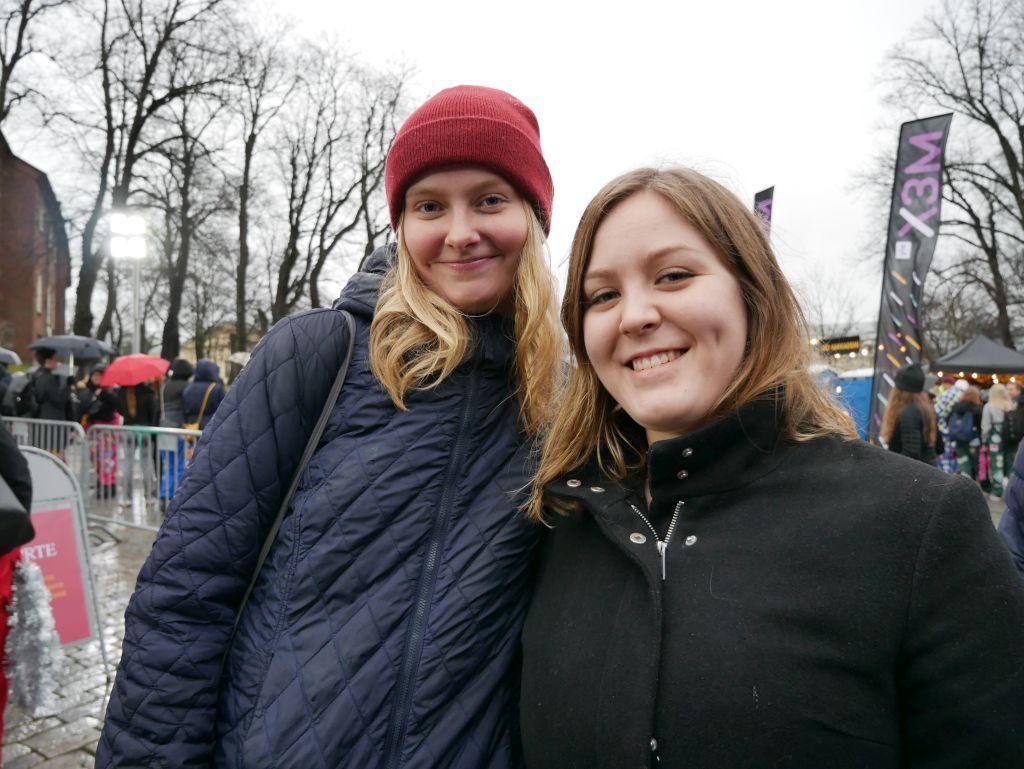 Emma Holmlund, Malax, som studerar biovetenskap vid ÅA och Amanda Byskata som studerar samhällsvetenskap vid ÅA deltar för första gången i Glöggrundan.