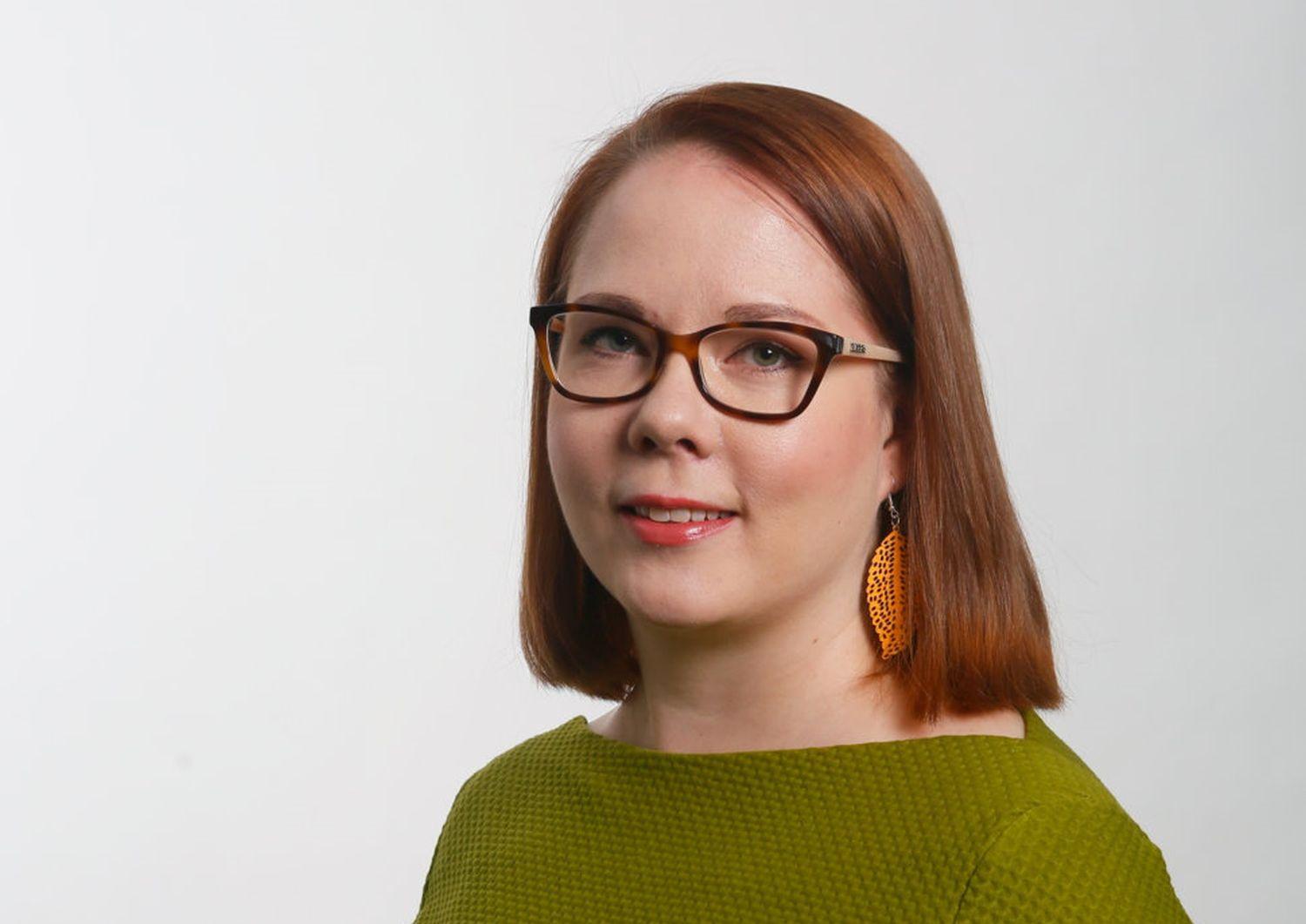 När flickor med invandrarbakgrund gör studieval för andra stadiet tvingas de bryta arm med lärare, handledare och sin egen familj. Det här framgår av Marja-Liisa Mäkeläs forskning vid Åbo universitet.