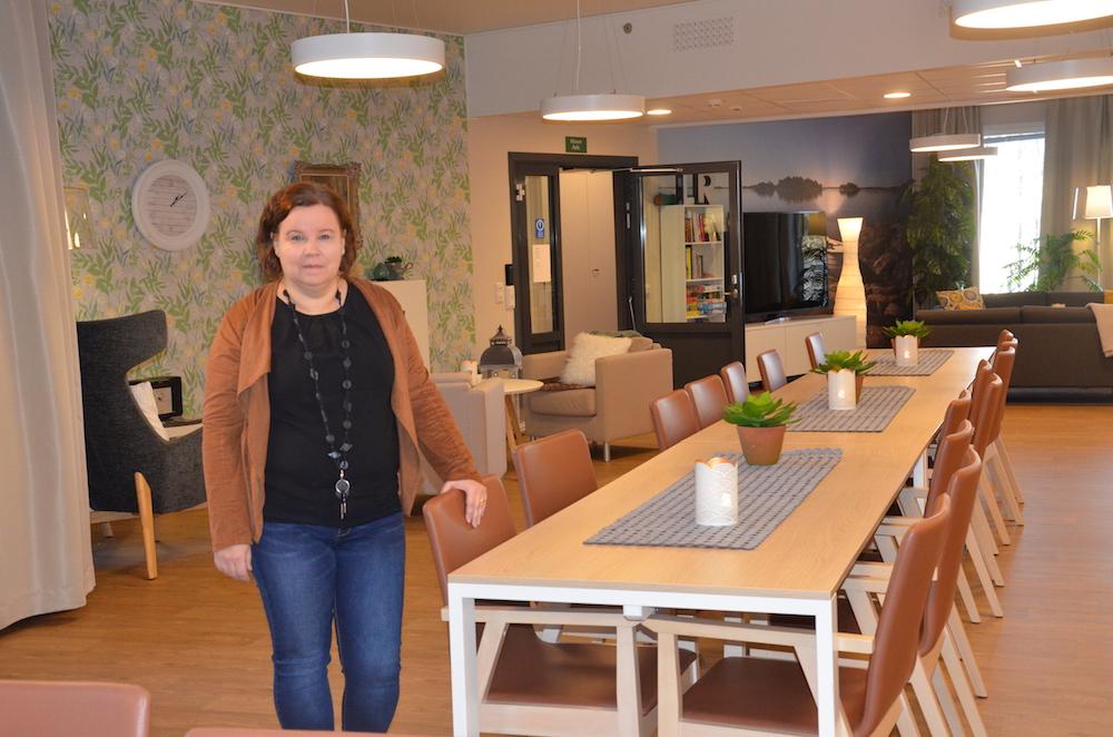 Kvinnlig föreståndare för vårdboende