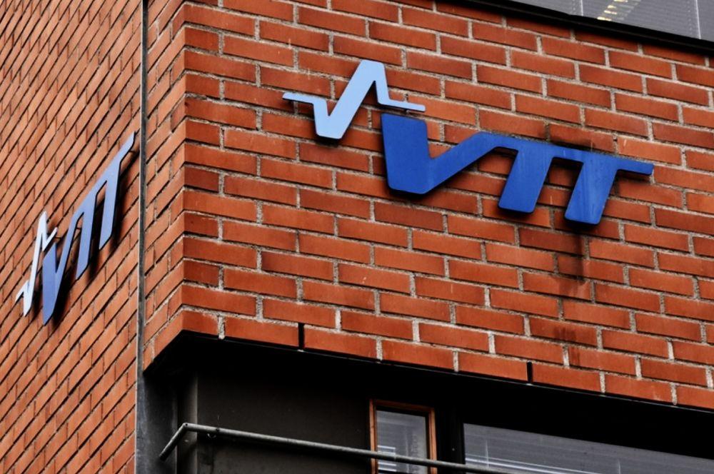 Tegelfasad med VTT-skylt