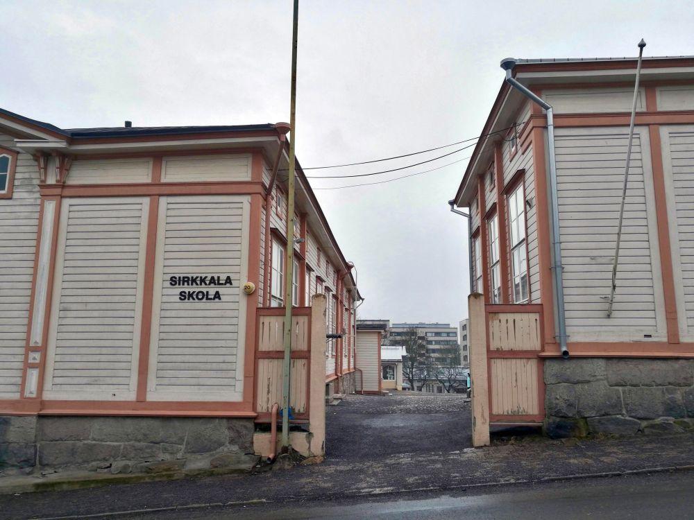 Port till skolgård