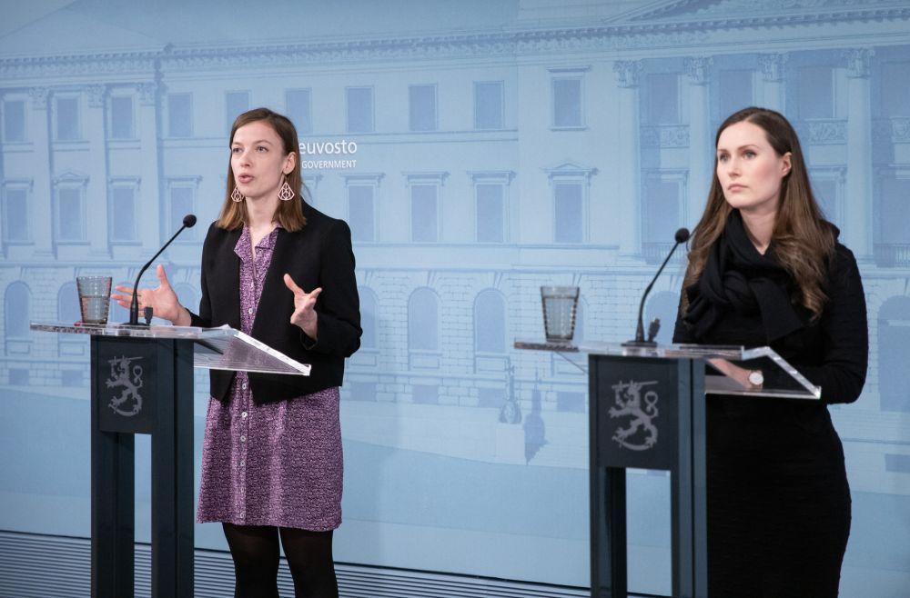 Två ministrar på presskonferens
