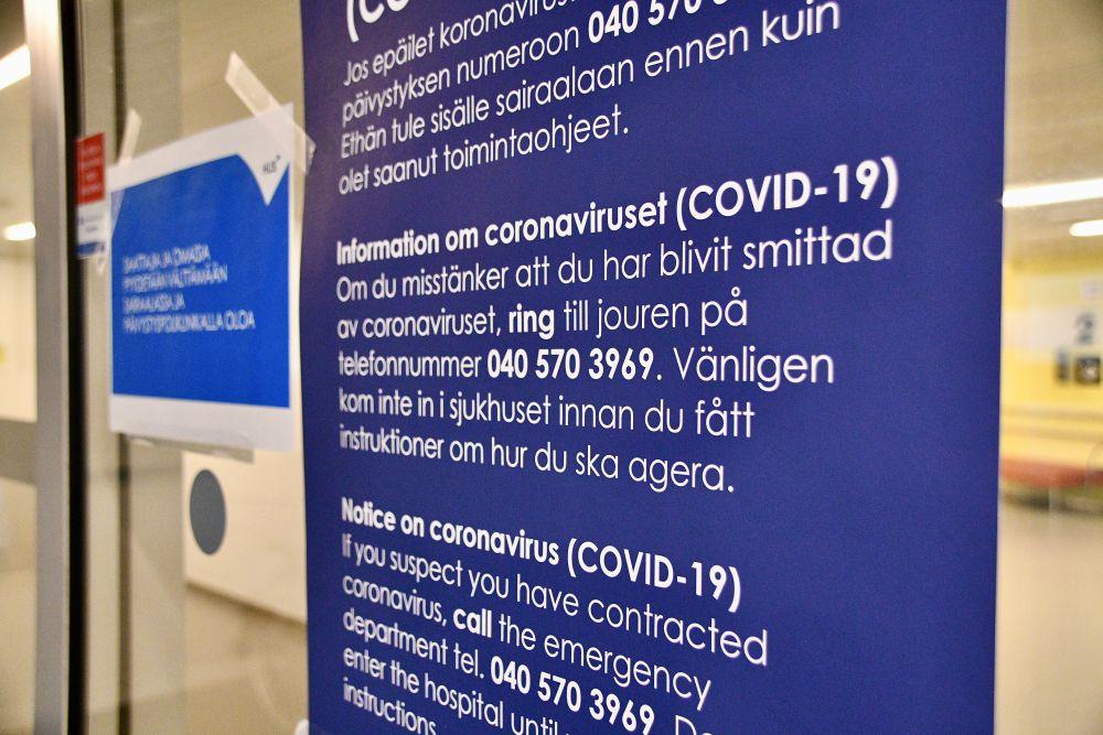 Skylt med text.